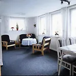 Badehausallee 20 *