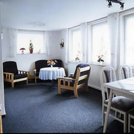 Badehausallee 20 *