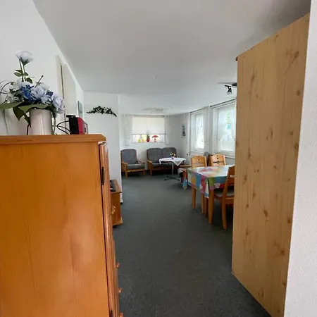 Badehausallee 20 *